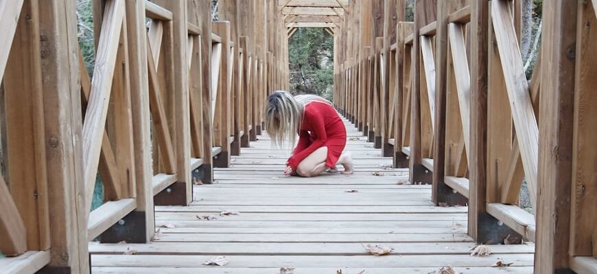 Девушка мост одиночество